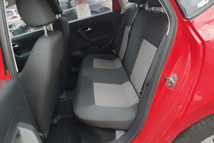 Used Volkswagen Polo 2016 1.4L Manual Fashion Model