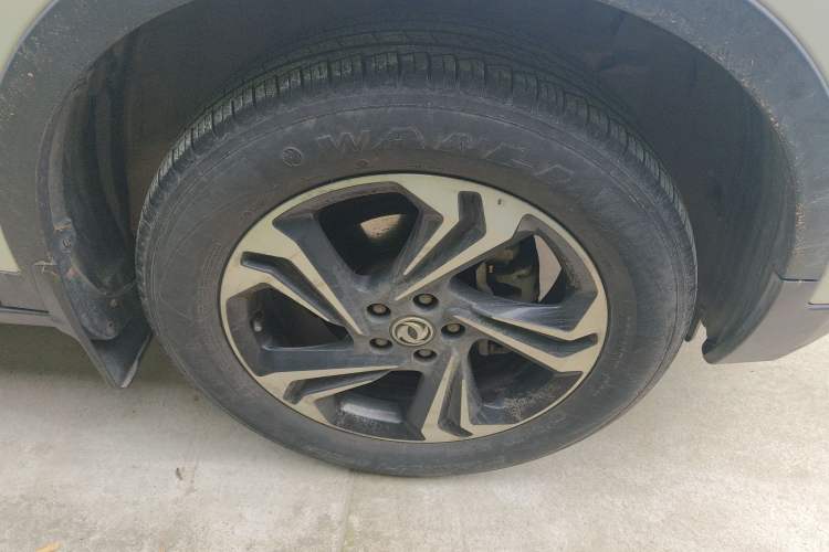 Used Dongfeng Aeolus AX7 2016 2.0L Automatic Zhiyi Trim