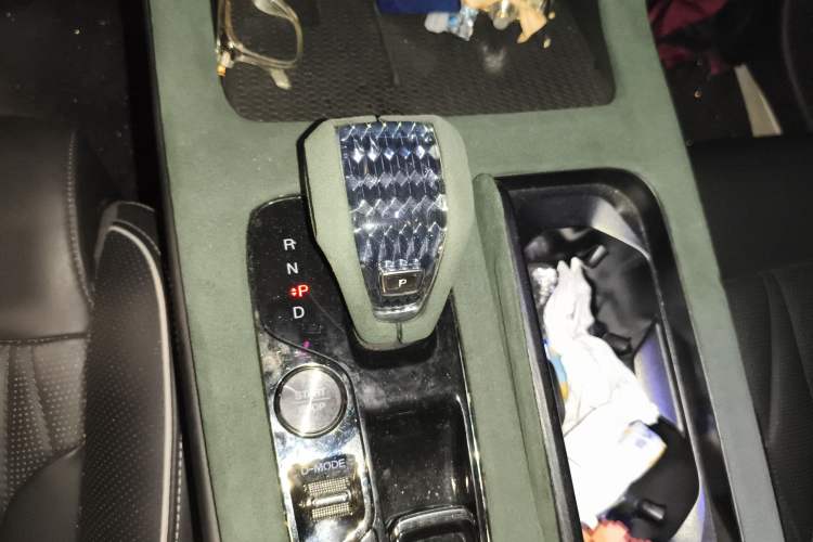 Used GAC Trumpchi GS8 2022 Dual-Engine Series 2.0TM Two-Wheel Drive Prestige Edition (7 Seats)
