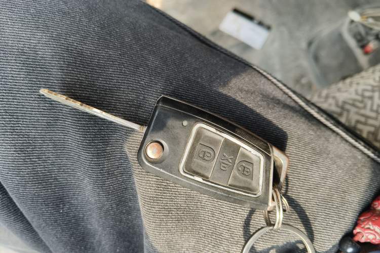 Used BAIC Weiwang 306 2013 1.2L Value Edition Basic 7-Seater A12 China IV Standard Vehicle Key