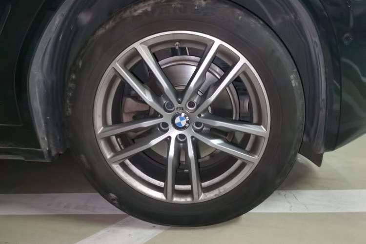 Used BMW X3 2021 xDrive28i M Sport Package Right Front Wheel Hub