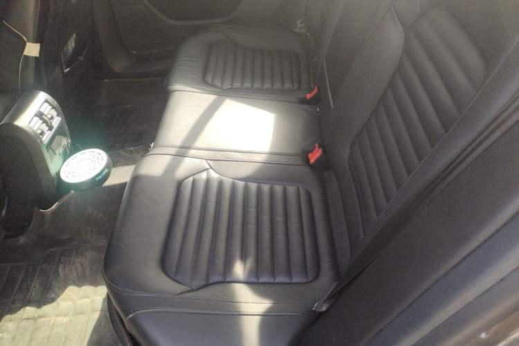 Used Volkswagen Magotan 2015 1.8TSI Advanced Model Left Rear Seat