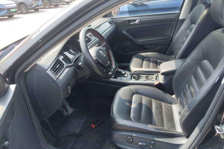 Used Volkswagen Passat 2016 330TSI DSG Luxury Edition Left Front Seat