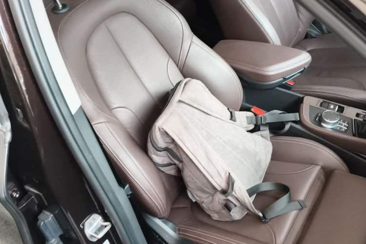 Used BMW X1 2018 xDrive20Li Luxury Model Right Front Seat