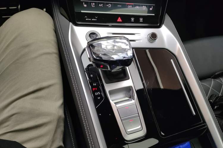 Used Audi Q6 2024 45 TFSI quattro Black Warrior Edition 6 Seats