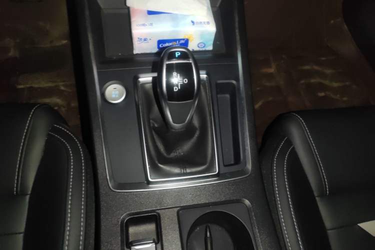 Used BYD Qin Pro 2018 1.5TI Automatic Smart Connect Luxe Model Gear Lever