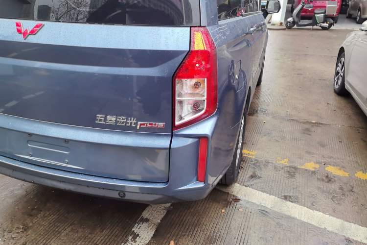 Used Wuling Hongguang PLUS 2019 1.5T Manual Comfort Version 7 Seats

