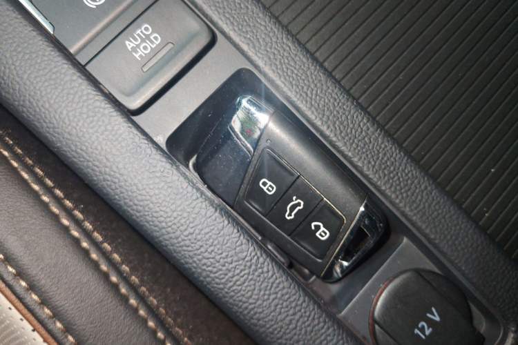 Used Volkswagen Magotan 2023 2 Million Units Commemorative Edition 330TSI DSG Luxury Version Vehicle Key