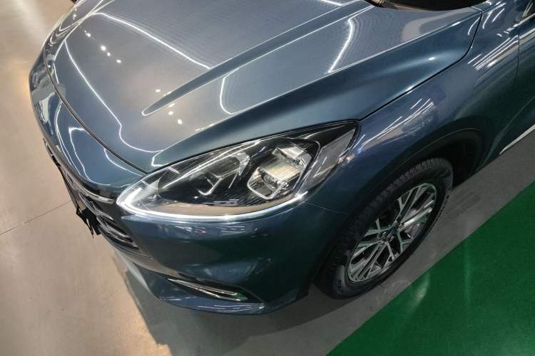 Used Ford Escape 2020 EcoBoost 245 Two-Wheel-Drive Titanium Edition
