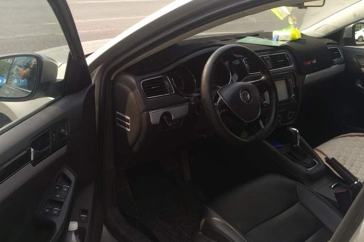 Used Volkswagen Sagitar 2015 1.6L Automatic Comfort Model Driver Seat