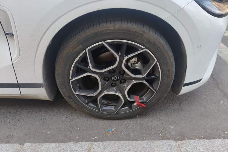 Used CHANGAN NEVO A07 2026 Model Ultra-Long Blue Whale Pure Electric 730 Flagship Edition Right Front Wheel Hub