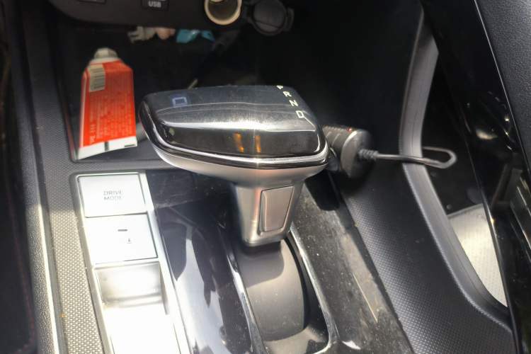 Used Hyundai Elantra 2021 1.5L CVT LUX Prestige Edition Gear Lever