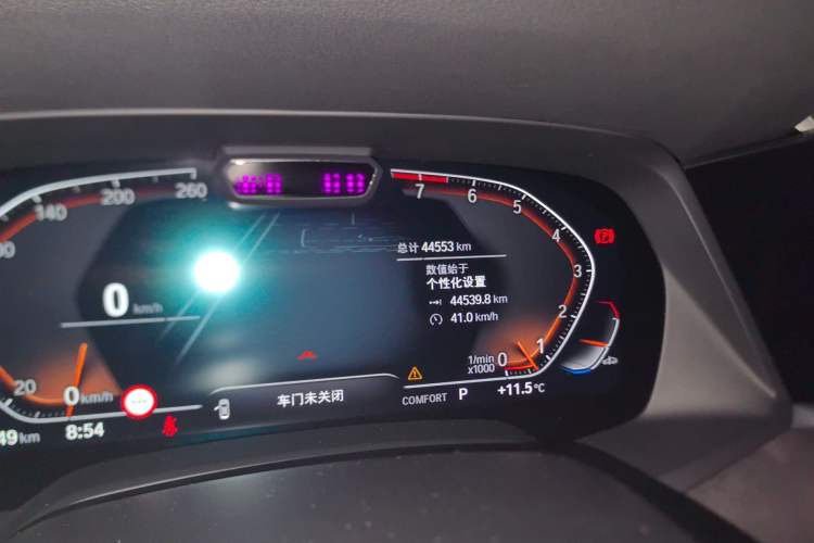 Used BMW X5 2021 xDrive40i Luxury Model with M Sport Package Odometer Close Up