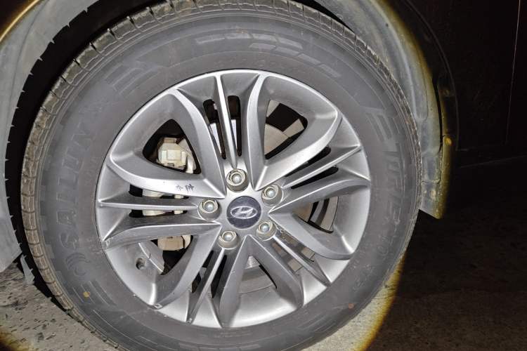 Used Hyundai ix35 2013 2.0L Automatic Two-Wheel Drive Smart GLS China IV Standard
