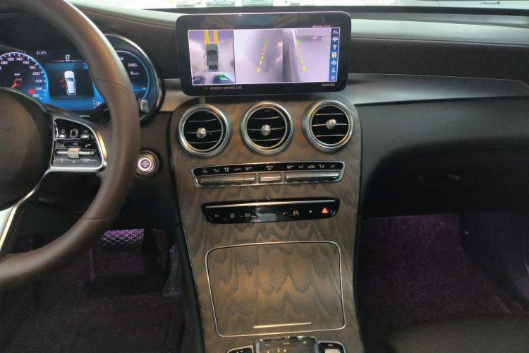 Used Mercedes-Benz GLC 2022 Refreshed GLC 300 L 4MATIC Dynamic Edition Prestige Version Audio And AC Panel