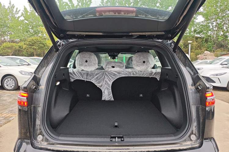 Used Geely Auto Monjaro L 2024 2.0TD DCT EVO Two-Wheel Drive Long-Range Version Trunk