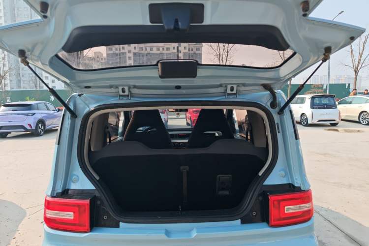 Used Wuling Hongguang MINIEV 2020 Freedom Version Lithium Iron Phosphate Trunk