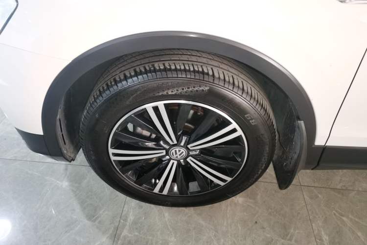 Used Volkswagen Tiguan L 2019 Updated Version 330TSI Automatic Two-Wheel Drive Panoramic Comfort Edition China VI Standard