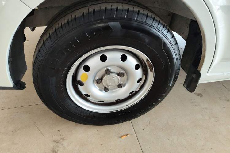 Used Dongfeng Yufeng EM26 2023 High-End Model 41.86 kWh CATL Exterior 4