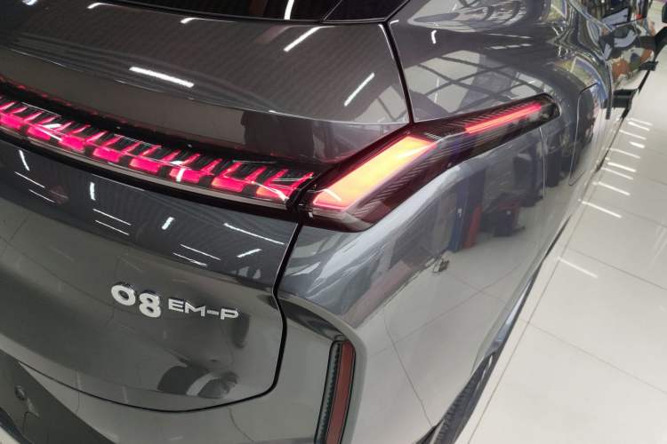 Used Lynk & Co 08 EM-P 2025 120km Long-Range Pro
