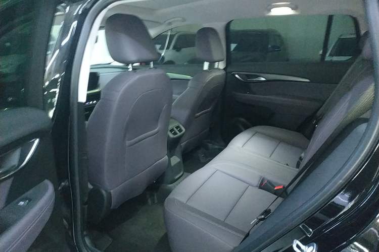 Used Buick Envision 2026 Model Equinox Plus 28T Two-Wheel-Drive Platinum Edition
