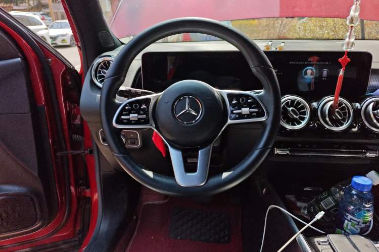 Used Mercedes-Benz GLB 2020 Updated GLB 200 Dynamic Edition Steering Wheel