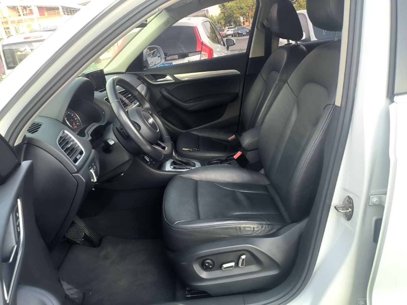 Vordere Reihe im Auto