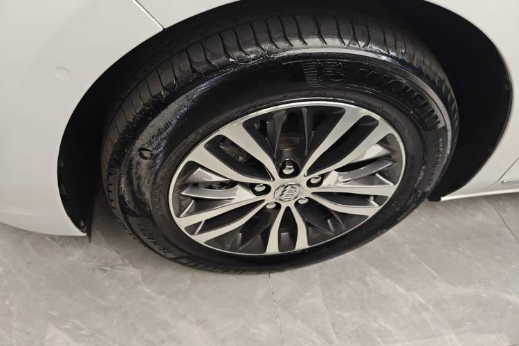 Used Buick GL8 2017 ES 28T Flagship Model China V Standard Left Front Wheel Hub