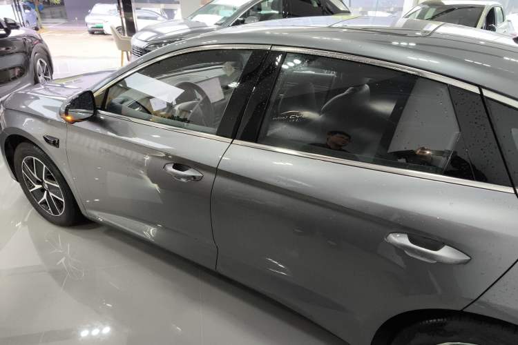 Used BYD Qin L 2025 DM-i Smart Drive 120KM Superior Model Exterior 2