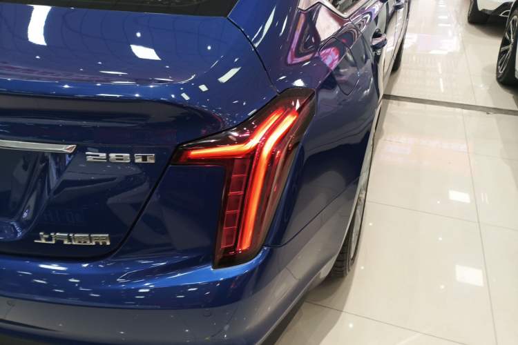 Used Cadillac CT5 2021 28T Luxury Model Right Rear Taillight