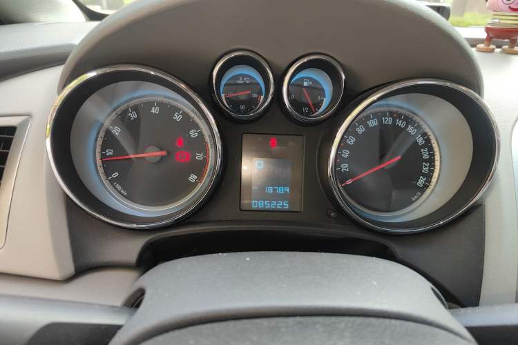 Used Buick GT 2010 XT 1.6L Automatic Fashion Edition Instrument Cluster