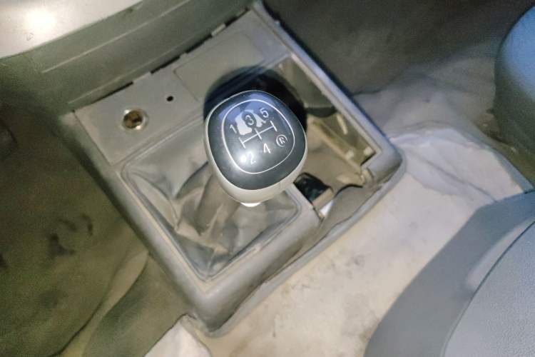 Used Jinbei Hiace 2011 2.0L 5th Generation Kuaiyunwang Standard Version 4G19
