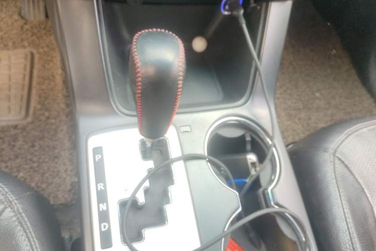 Used Kia Sorento 2012 2.4L Gasoline Luxury Edition Gear Lever