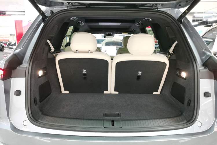 Used ONVO Luxeed L90 2025 Model—Max Six-Seater Version