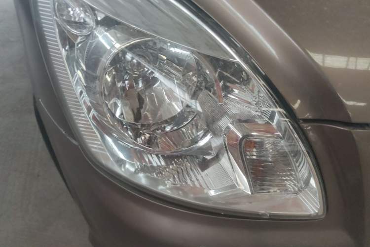 Used Foton MP-X E 2017 2.0L New Express Long Wheelbase 4Q20M Right Front Headlight