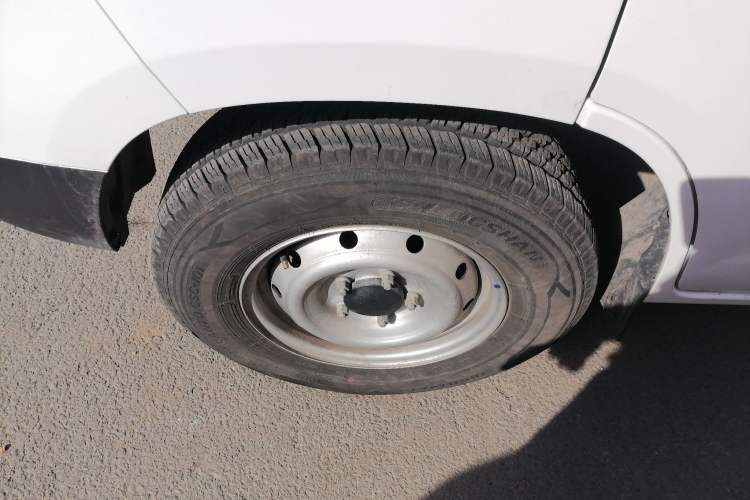 Used Karry Jiangtun E5 2024 268 km Range Open-Window 6-Seater Version
