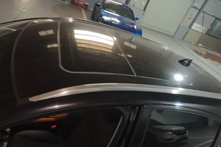 Used Honda Vezel 2015 1.8L CVT 2WD Luxury Model
