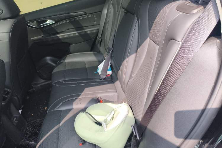 Used Buick Envision 2023 Encore Plus 652T Five-Seat All-Wheel-Drive Luxury Model
