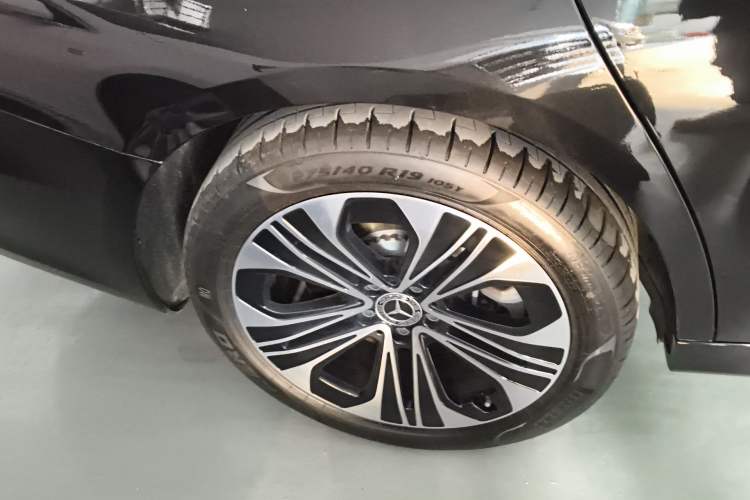 Used Mercedes-Benz E-Class New Energy 2024 E 350 e L Plug-in Hybrid Sedan
