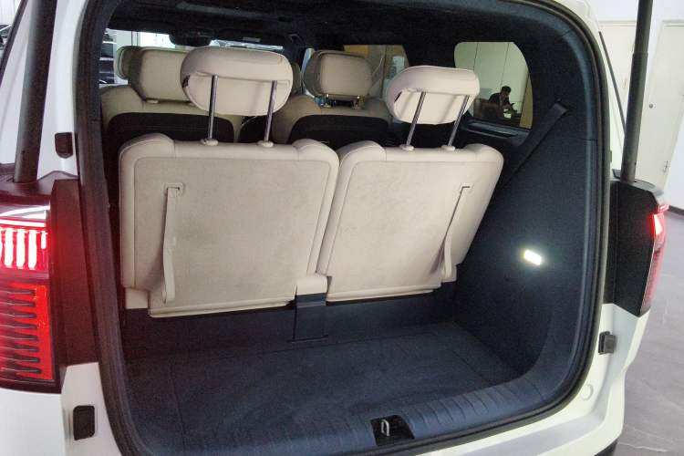 Used Zeekr 009 2022 WE Edition Trunk