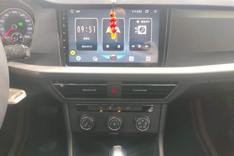 Used Volkswagen Lavida 2019 1.5L Automatic Fashion Edition China VI Audio And AC Panel