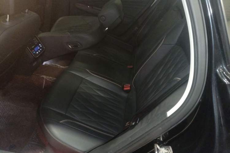 Used Volkswagen Passat 2019 330TSI Luxury Edition China VI Standard Left Rear Seat