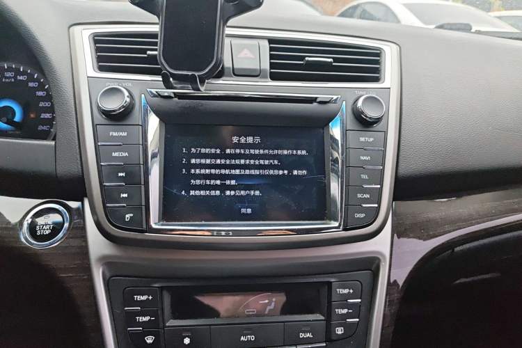 Used CHANGAN Raeton 2014 1.8T Automatic Prestige Anniversary Edition China IV Standard