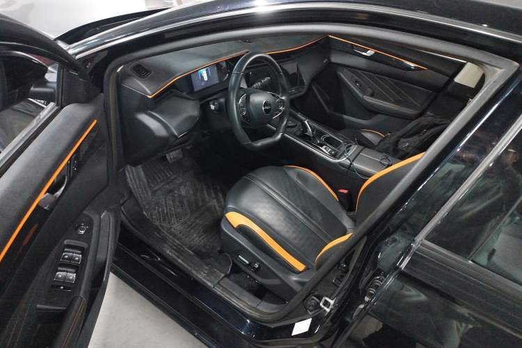 Used Dongfeng Aeolus Yixuan MAX 2023 1.5T Ultra-Stylish Trendsetting Dad Edition Driver Seat