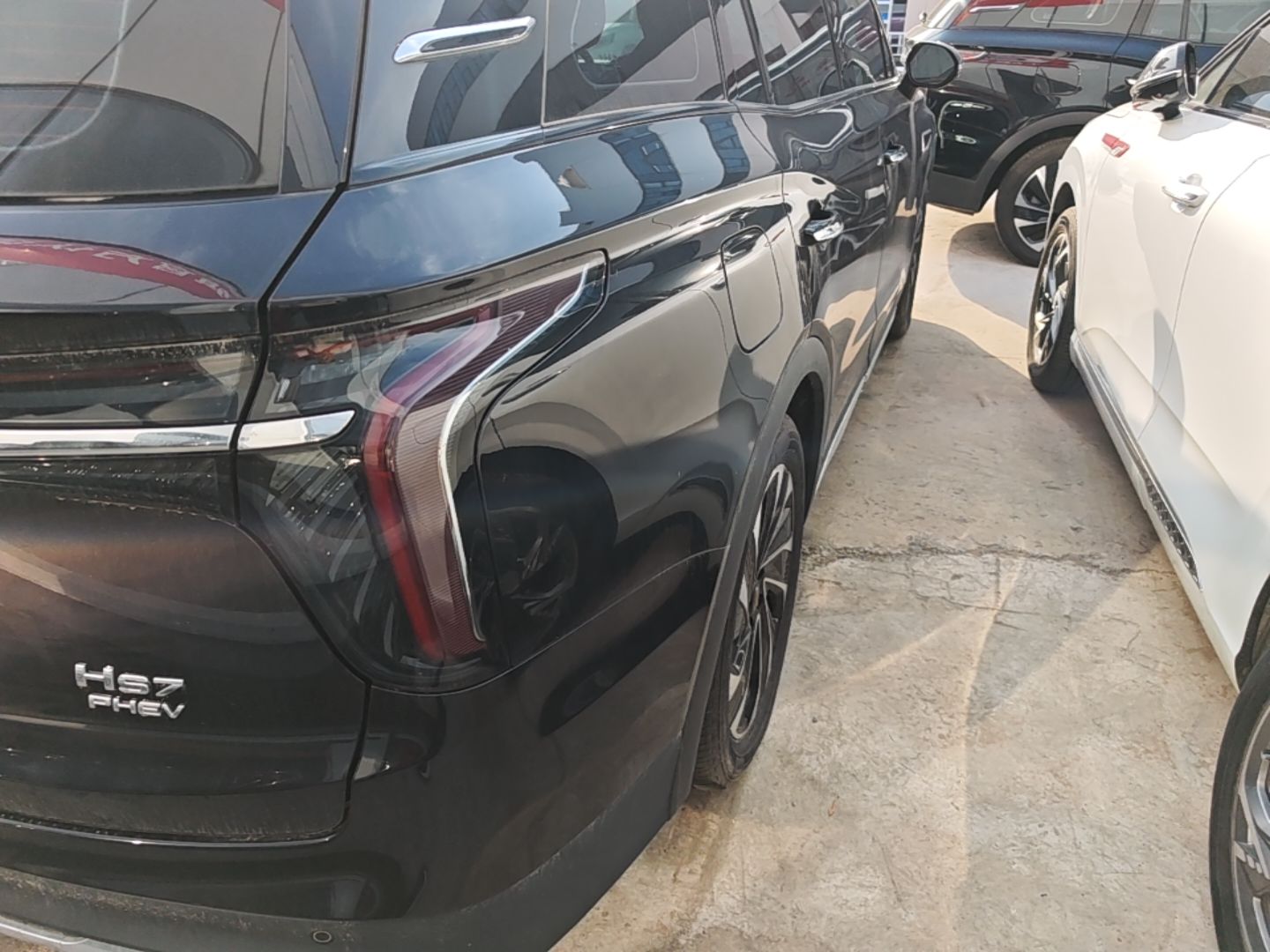 Hongqi HS7 PHEV 2024 2.0T PHEV Four-Wheel Drive Flagship Edition 7 Seats — снимка 9
