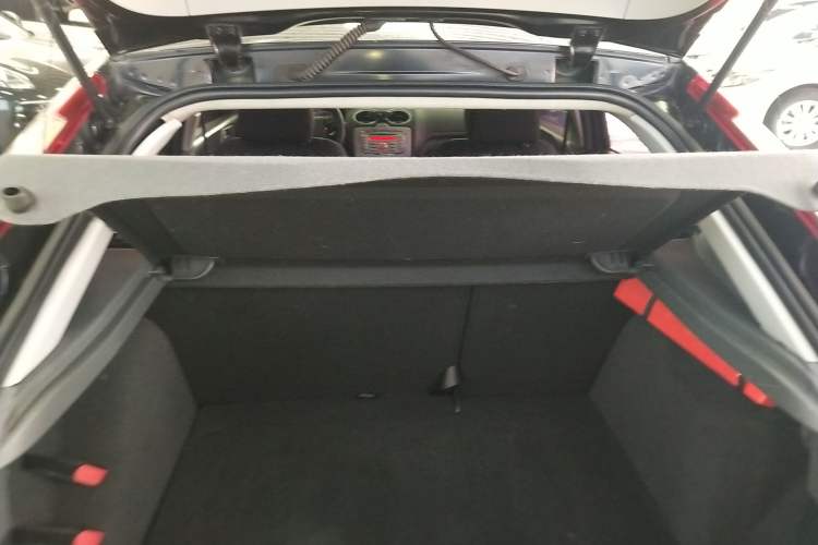 Used Ford Focus 2013 Hatchback Classic 1.8L Manual Base Model