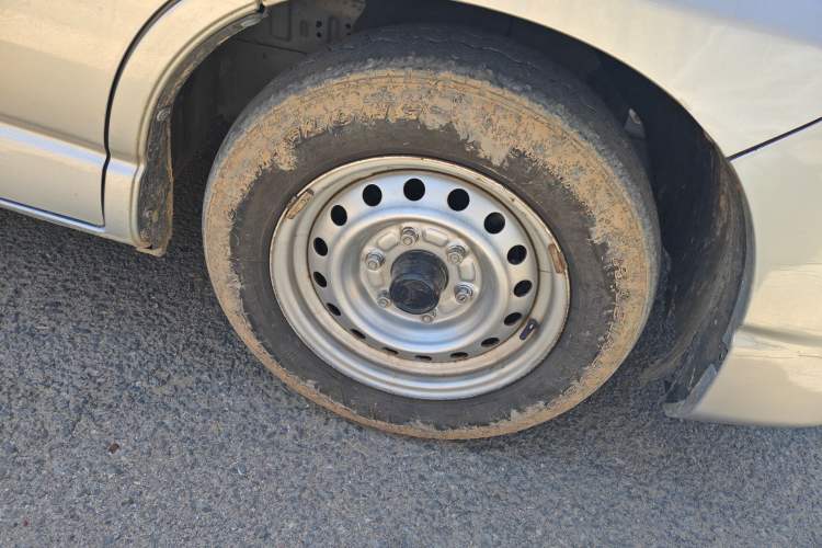 Used Jinbei Hiace King 2021 2.0L City Transport King Series Comfortable High-Roof 6-Seater 1TZS Right Front Wheel Hub