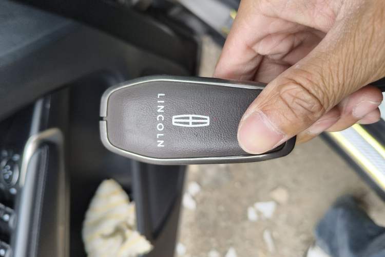 Used Lincoln MKC 2014 2.0T Two-Wheel-Drive Luxury Edition
