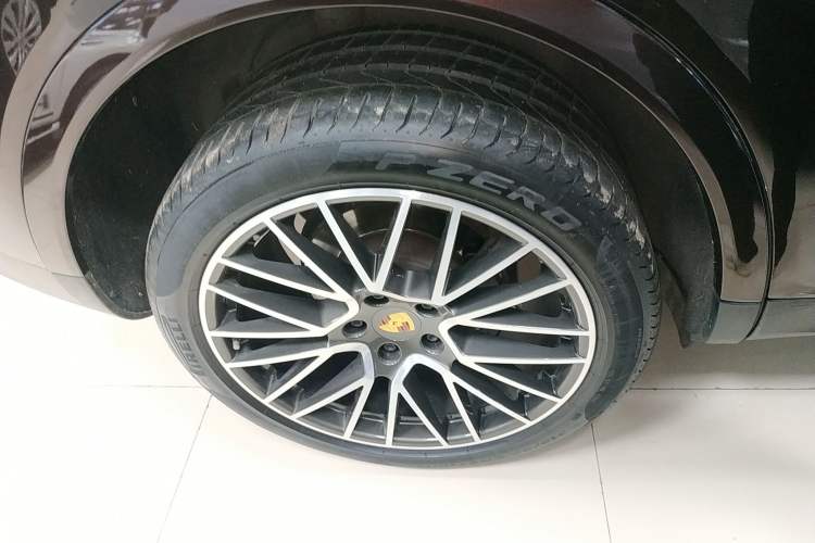 Used Porsche Cayenne 2019 Cayenne 3.0T Right Rear Wheel Hub