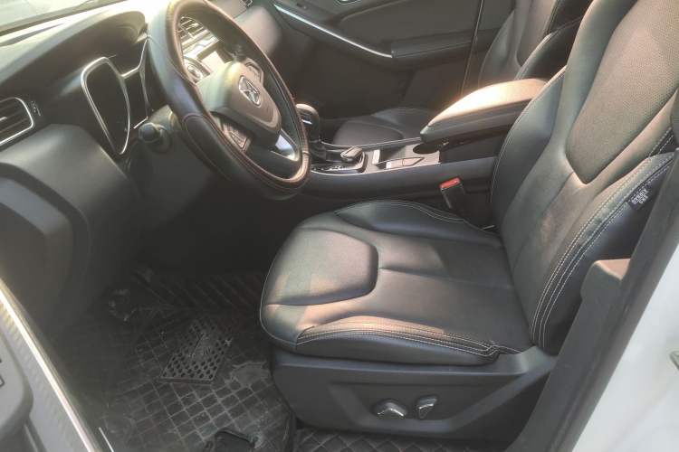 Used JMC Yusheng S330 2016 1.5L GTDi Automatic Two-Wheel Drive Prestige Edition